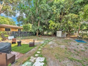 886 NE 134th St, North Miami FL 33161