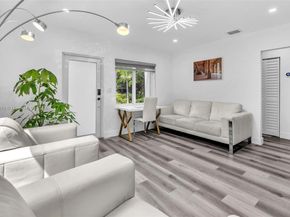 886 NE 134th St, North Miami FL 33161