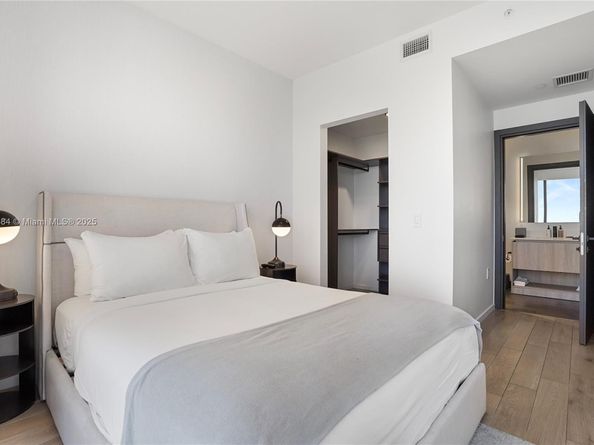 398 NE 5th St 1811, Miami FL 33132