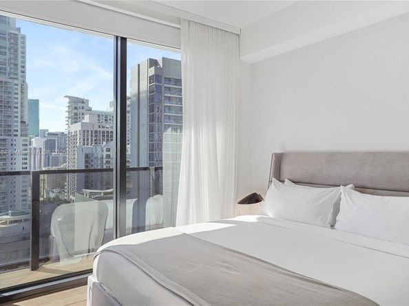 398 NE 5th St 1811, Miami FL 33132