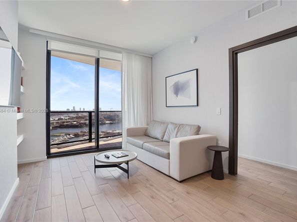 398 NE 5th St 1811, Miami FL 33132