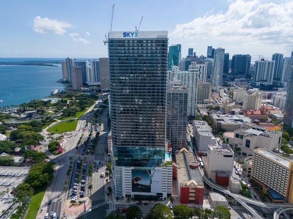 398 NE 5th St 1811, Miami FL 33132