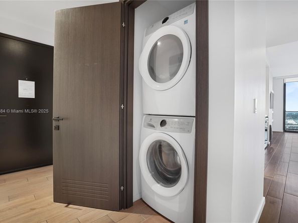 398 NE 5th St 1811, Miami FL 33132