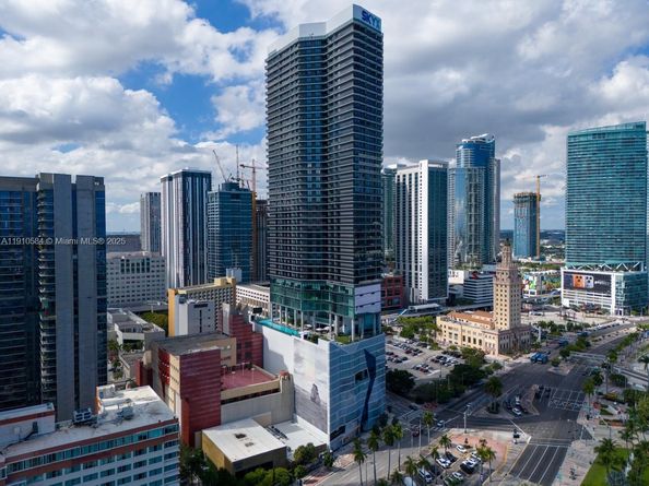 398 NE 5th St 1811, Miami FL 33132