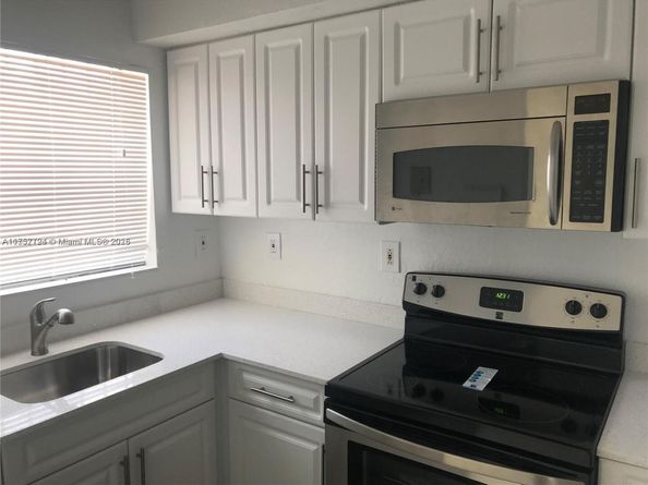 8463 NW 4th Ct 8463, Miami FL 33150