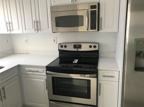 8463 NW 4th Ct 8463, Miami FL 33150