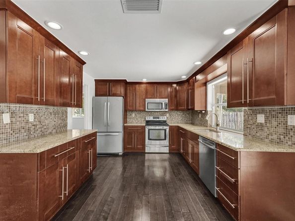 620 NE 2nd St, Pompano Beach FL 33060