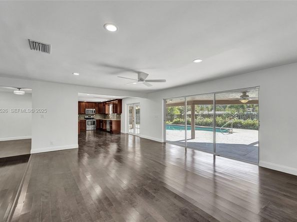 620 NE 2nd St, Pompano Beach FL 33060