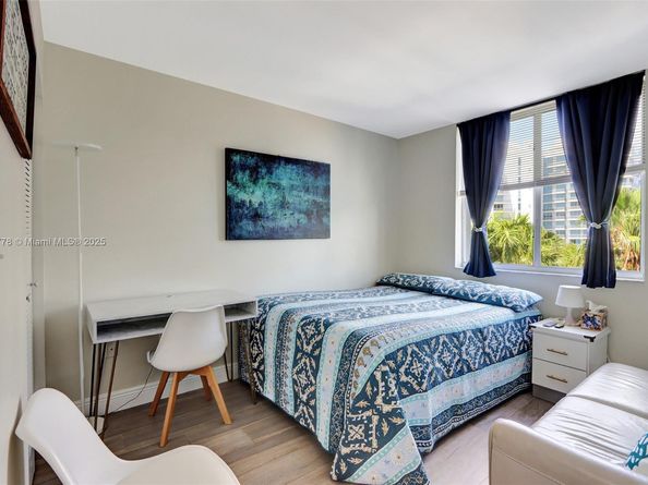 1621 Bay Rd 506, Miami Beach FL 33139