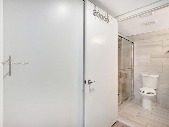 1621 Bay Rd 506, Miami Beach FL 33139
