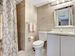 1621 Bay Rd 506, Miami Beach FL 33139