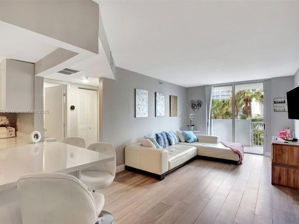 1621 Bay Rd 506, Miami Beach FL 33139