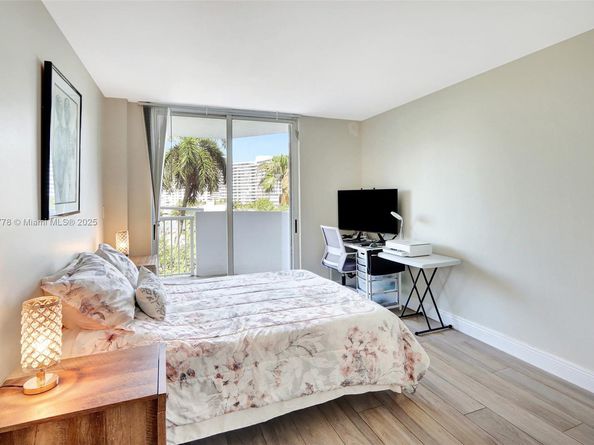 1621 Bay Rd 506, Miami Beach FL 33139