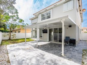 1147 NE 37th Place, Homestead FL 33033