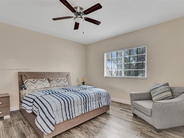 3237 NW 32nd Ter, Oakland Park FL 33309