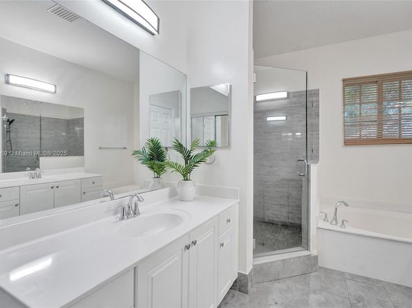 3237 NW 32nd Ter, Oakland Park FL 33309