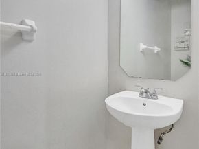 3237 NW 32nd Ter, Oakland Park FL 33309