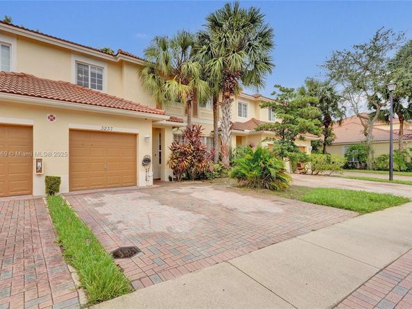 3237 NW 32nd Ter, Oakland Park FL 33309