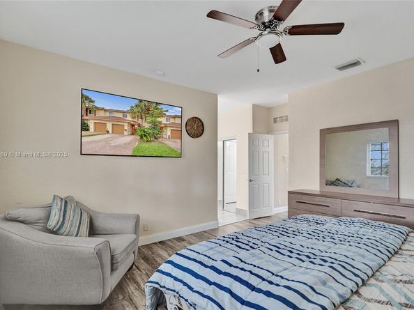 3237 NW 32nd Ter, Oakland Park FL 33309