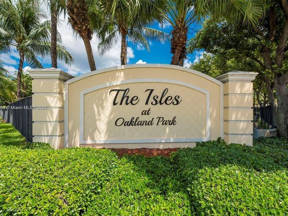 3237 NW 32nd Ter, Oakland Park FL 33309