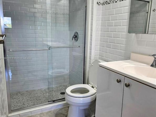 501 Blue Heron Dr 315A, Hallandale Beach FL 33009