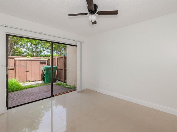 6455 SW SW 116th Pl C, Miami FL 33173