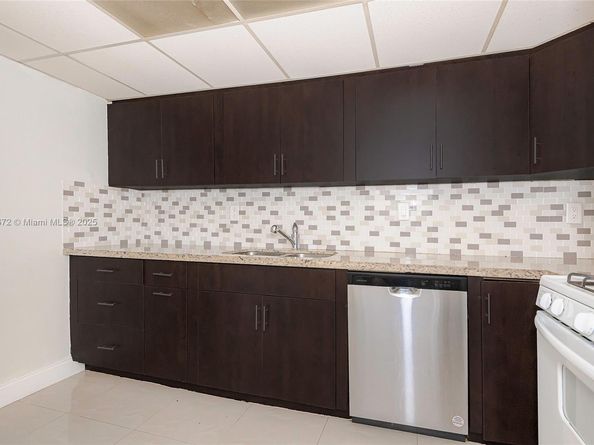 6455 SW SW 116th Pl C, Miami FL 33173
