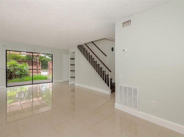 6455 SW SW 116th Pl C, Miami FL 33173