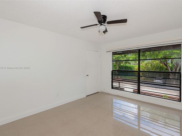 6455 SW SW 116th Pl C, Miami FL 33173