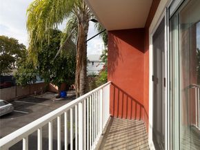 437 SW 3rd St 2, Miami FL 33130