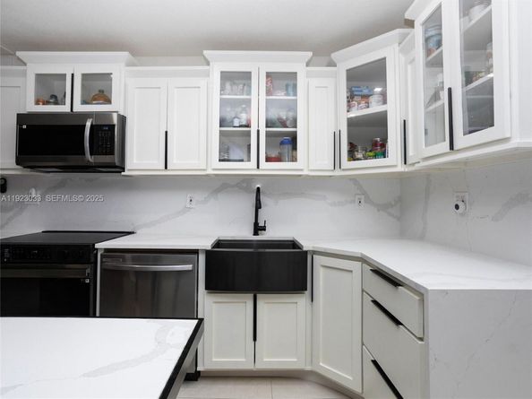 437 SW 3rd St 2, Miami FL 33130