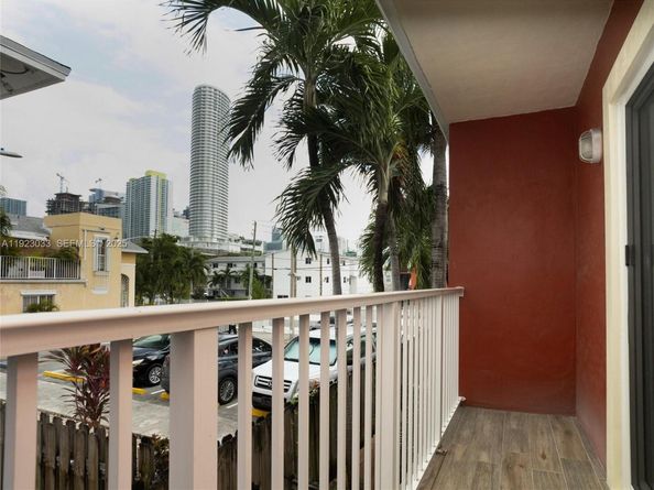 437 SW 3rd St 2, Miami FL 33130