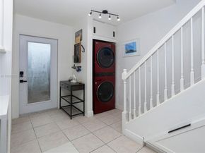 437 SW 3rd St 2, Miami FL 33130