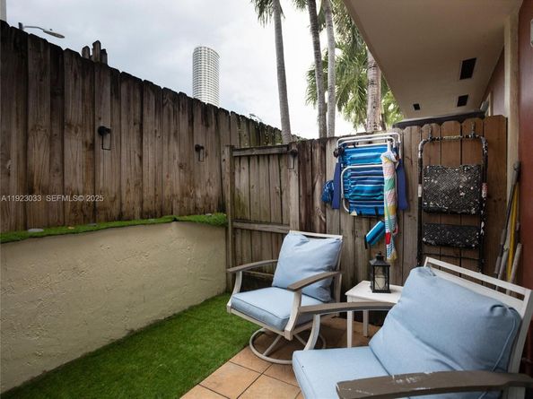 437 SW 3rd St 2, Miami FL 33130