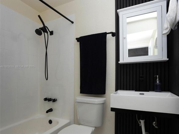 437 SW 3rd St 2, Miami FL 33130