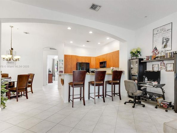 2901 NW 126th Ave 2415, Sunrise FL 33323
