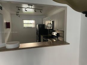 1075 Riverside Dr 203, Coral Springs FL 33071