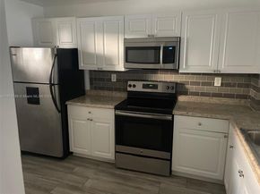 1075 Riverside Dr 203, Coral Springs FL 33071