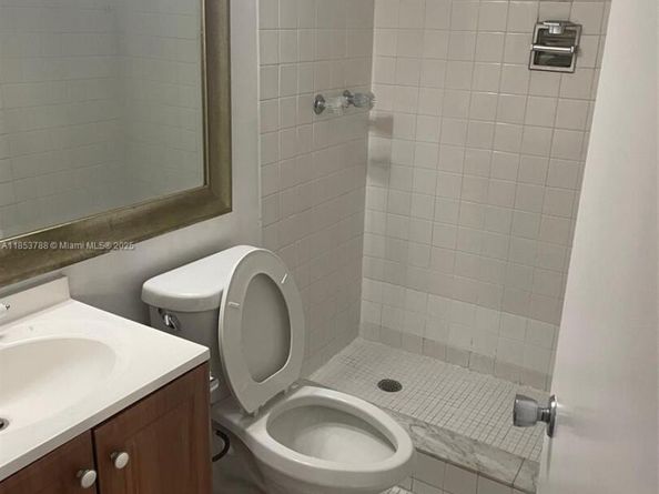 1075 Riverside Dr 203, Coral Springs FL 33071
