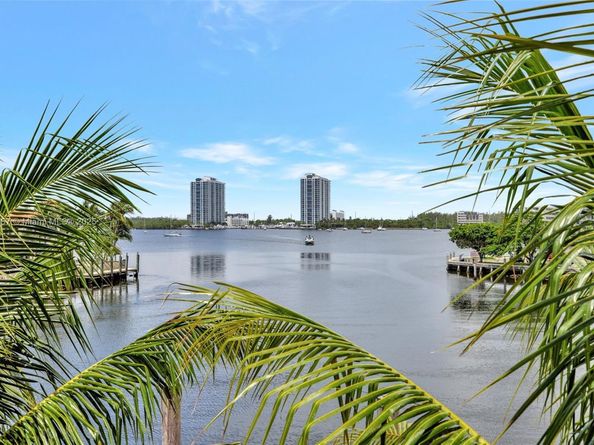 1000 ISLAND Blvd 302, Aventura FL 33160
