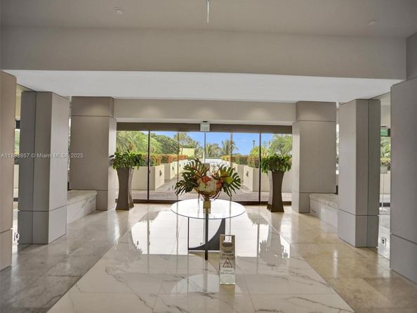 1000 ISLAND Blvd 302, Aventura FL 33160