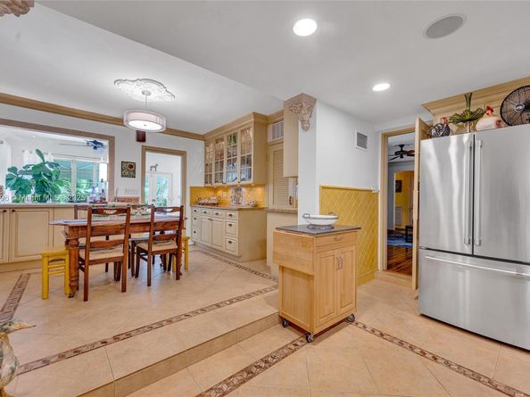 4187 S Le Jeune Rd, Miami FL 33133