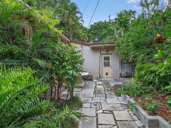 4187 S Le Jeune Rd, Miami FL 33133
