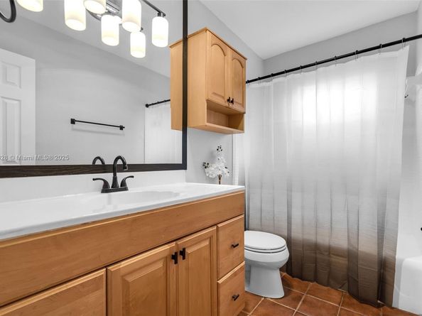 8860 NW 15th St, Pembroke Pines FL 33024