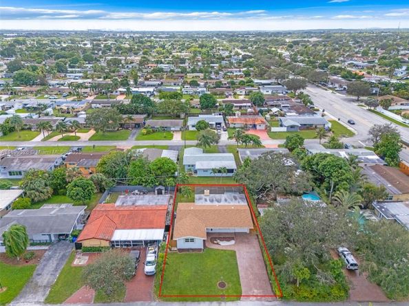 8860 NW 15th St, Pembroke Pines FL 33024