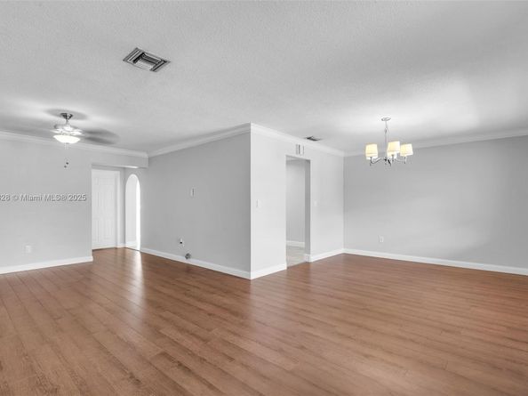 8860 NW 15th St, Pembroke Pines FL 33024