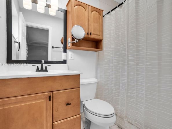 8860 NW 15th St, Pembroke Pines FL 33024