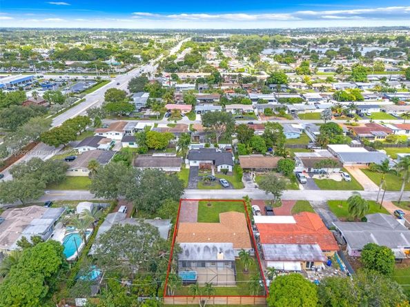 8860 NW 15th St, Pembroke Pines FL 33024