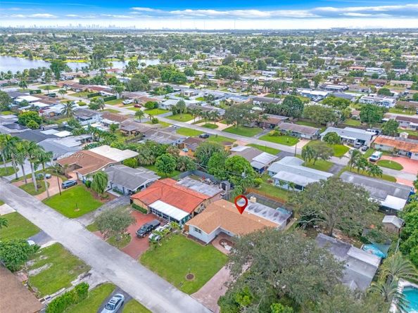 8860 NW 15th St, Pembroke Pines FL 33024