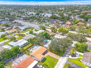 8860 NW 15th St, Pembroke Pines FL 33024